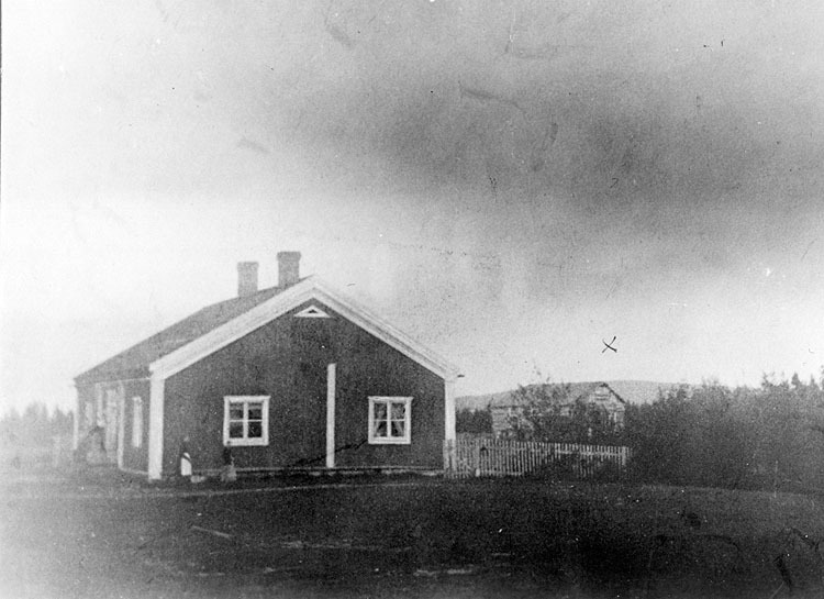 Stensele gamla prästgård och kyrka ca 1886. Gam...