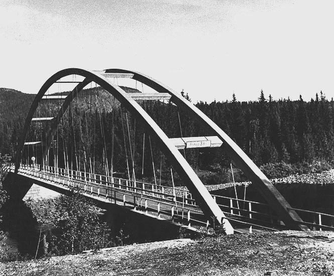 Bron över Laisälven (gamla sträckningen av väge...