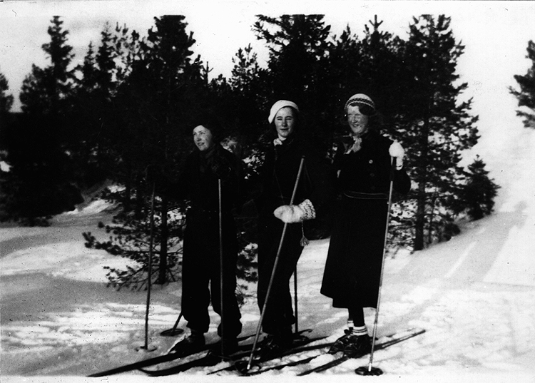 Lilly Edström, Masrgit Österlund och Karin Von ...