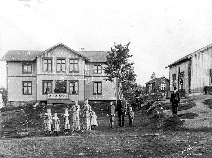 K J Lindgrens gård i Västbyn år 1906. Från väns...