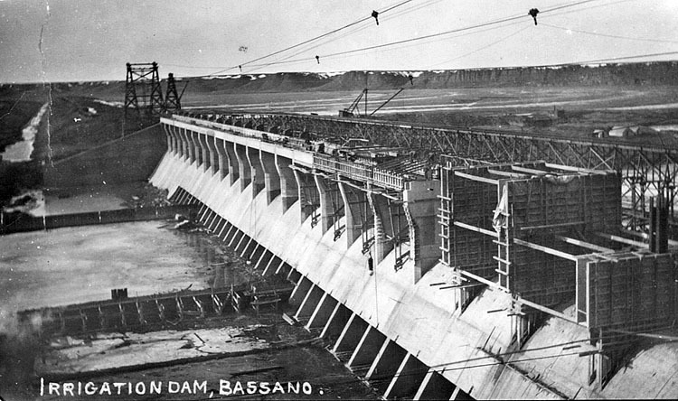 Dammbyggnad i Bassano.
