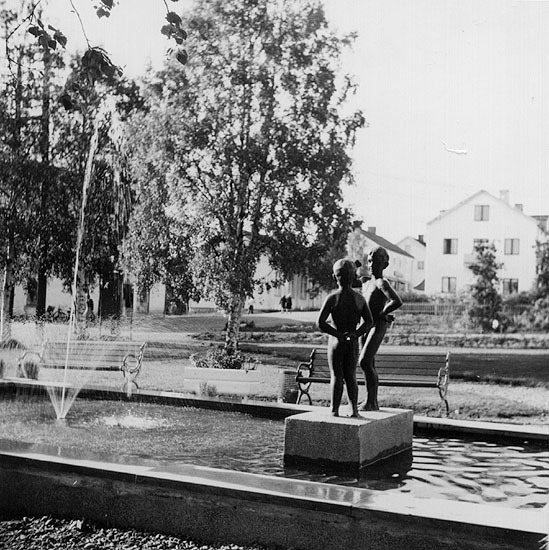 Skulpturerna i Vilhelmina skolpark, 1947.