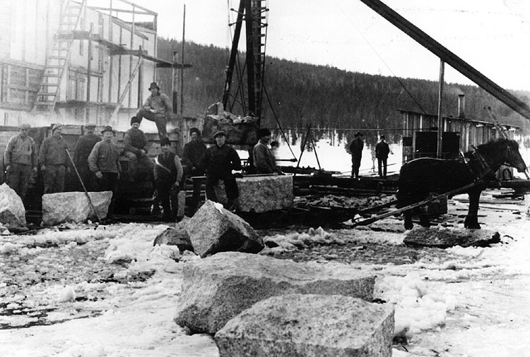 Järnvägsbrobygget i Åskilje år 1927.