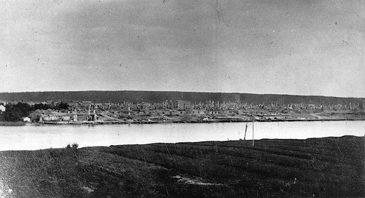 Panorama sett från Teg sedan staden brunnit ner.