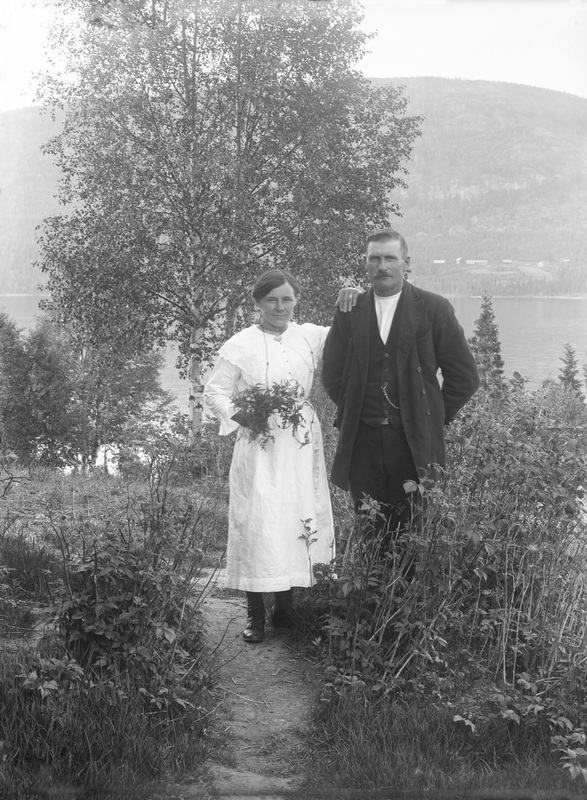 Kristina och Johan Lindblom, Lerudden, 1 km ned...