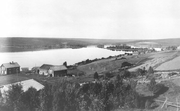 Västerormsjö 1930-talet. Ormsjöby med Ormsjön. ...