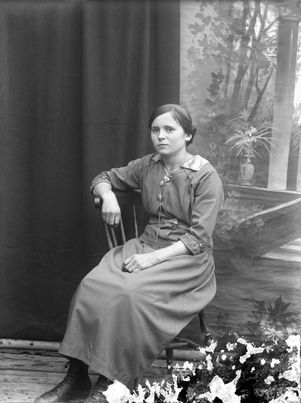 Julia Persson, N. Örnäs, dog ung 1920.