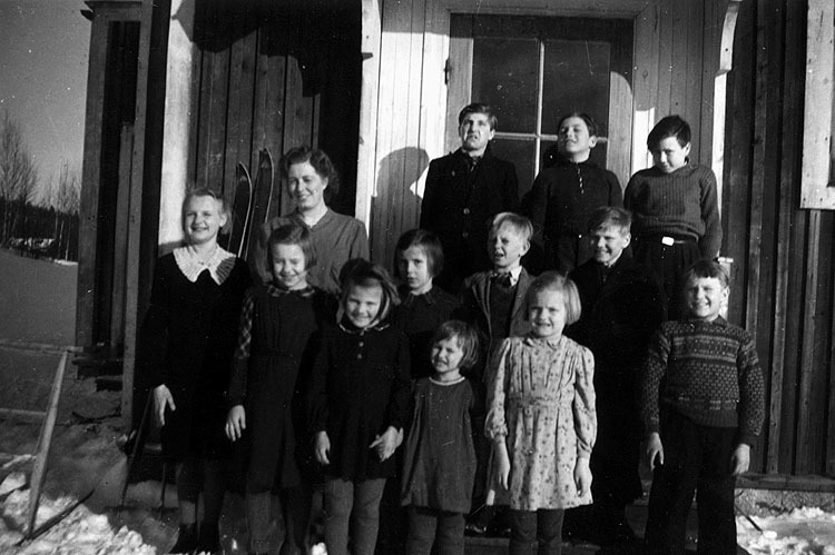 Skolan i Varpsjö år 1944 cirka.