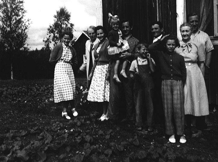 Familjen Hälleberg med barn och barnbarn, Etty,...