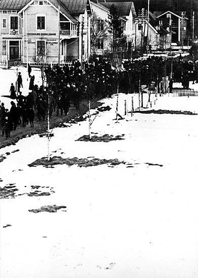 Första majdemonstration 1918 eller 1919. 