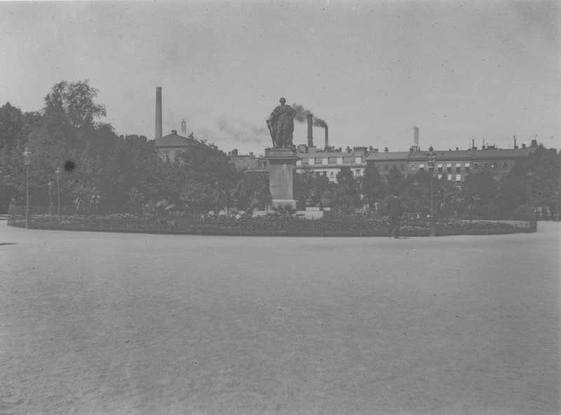 Carl XIII:s staty Kungsträdgården. 28 juni 1899.