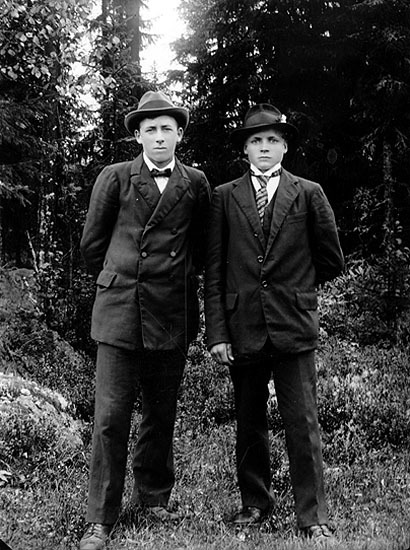 Från vänster: Axel Hägglund, född 25/10 1901, d...