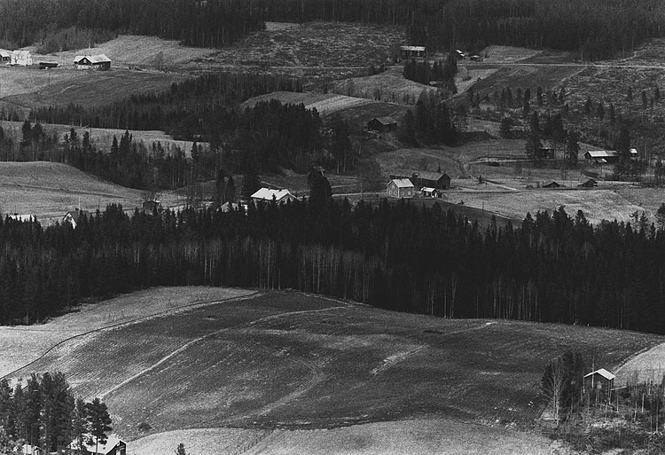 Agnäs från Rågberget. Vy mot nordost. Maj 1972.