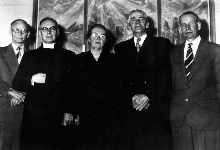 Ungdomskretsens styrelse 1932. Från vänster: Re...
