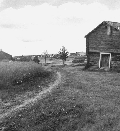 Utsikt över byn från Ögrens gård.