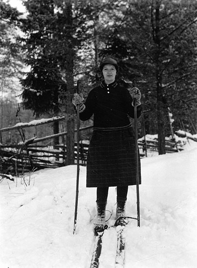 Magda Jakobsson på skidor, 1927.