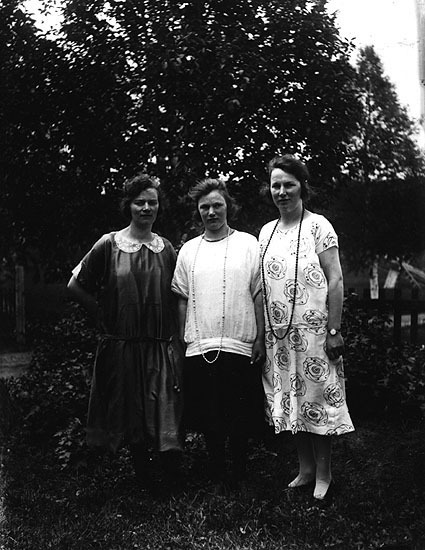 Lisa, Judith och Dagmar Backlund, Hörnäs.