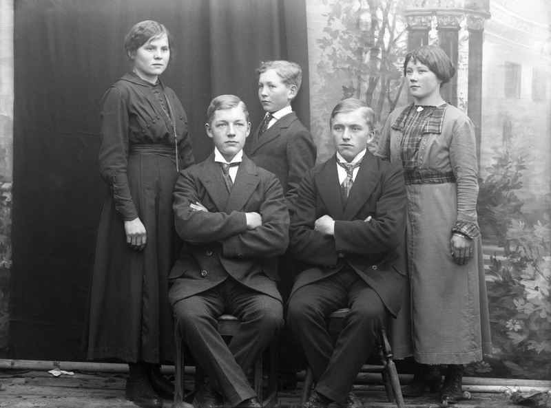 Från vänster: Tora Persson, N. Örnäs, gift Rick...