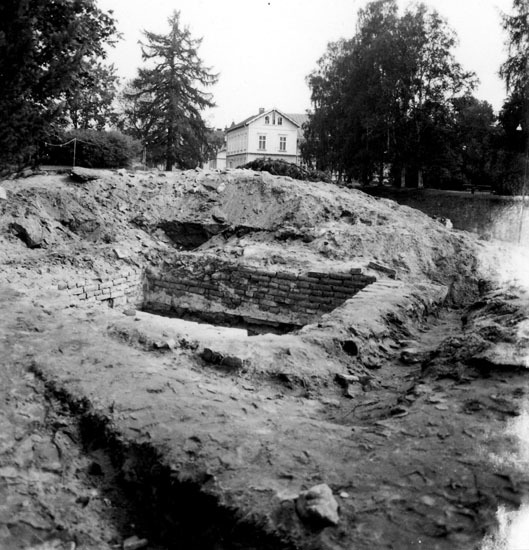 Umeå stads kyrka. Kyrkoparksutgrävningen 1972. ...
