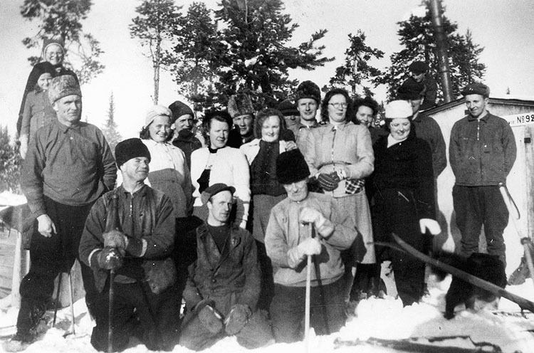 Fettisdag 1949 i kronoparken Näverliden, väster...