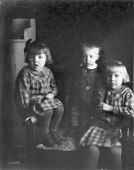 Barn från Lavsjö, fotograferade i Lina Perssons...