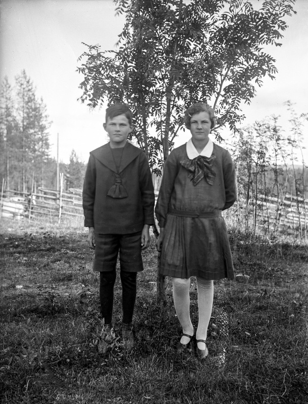 Gustav (född 1917) och Ingrid Eriksson, barn ti...