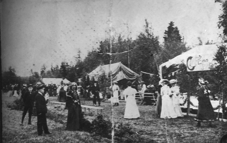 Umeå Stad. Nöjen. Barnens dag på Öhn 1906. 
