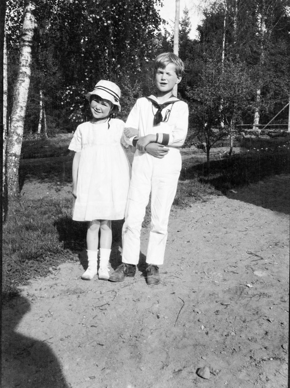Syskonen Björkman, Bibi & Gunnar. Resteröd, 1920.