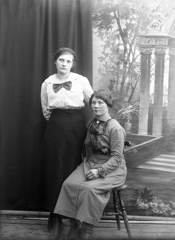 Från vänster: Ingeborg Levin, Örnäs och Selma A...