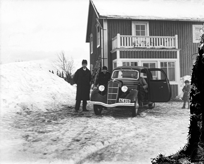 Artur Johanssons gård, Gardsjönäs omkring 1933....