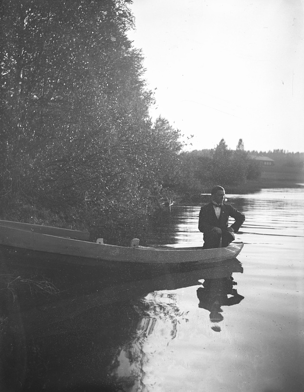 Edvin Norman i båten vid kalfnabben? 28/5 1921.