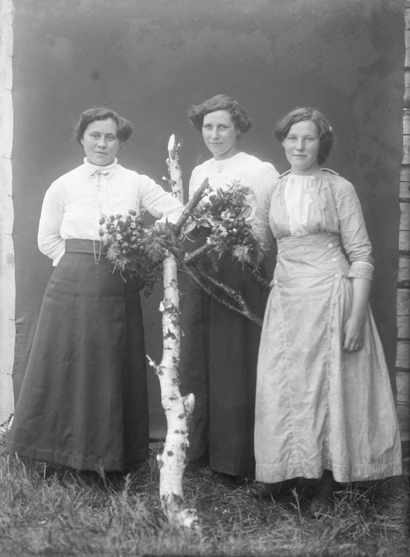 Från vänster: Mia Larsson gift Vännberg, Häggås...