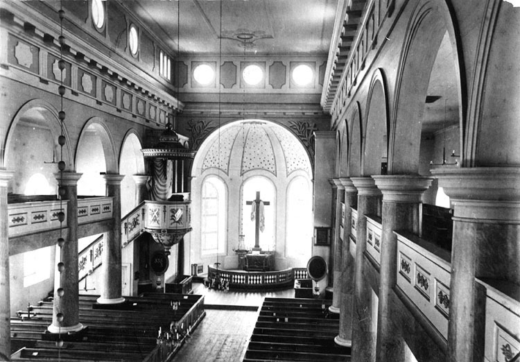 Interiör från kyrkan 1898.