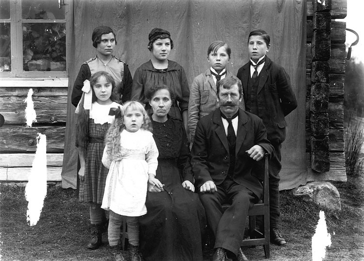 Erik Höglanders familj. Från vänster: Agda, Ida...