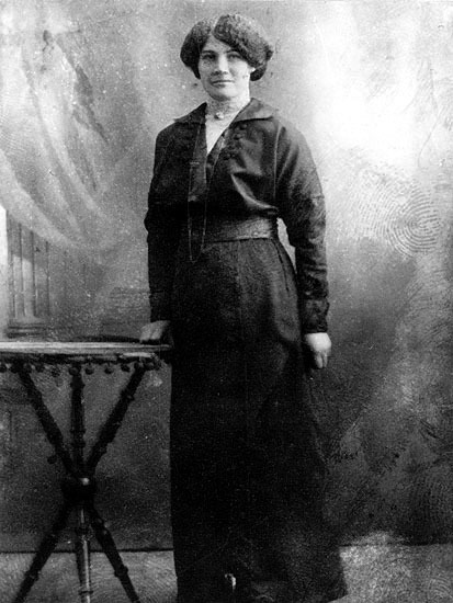 Mimmi Ingelsson, född 1894, dotter till Anna Er...