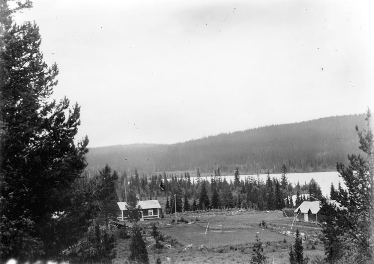 Harald Österbergs gård på 1930-talet.
