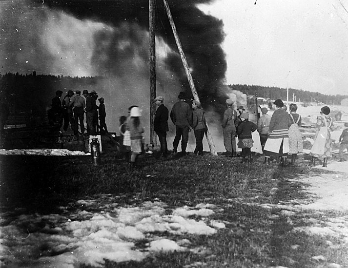 Från branden i Älglund kvällen 30/4 1926. Älglu...