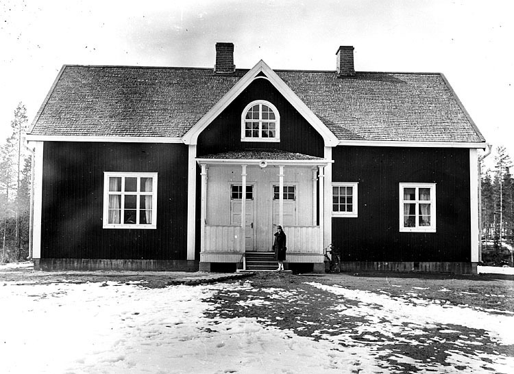 Skolan i Bergnäs, Hällnäs. Byggd 1926. Den är n...