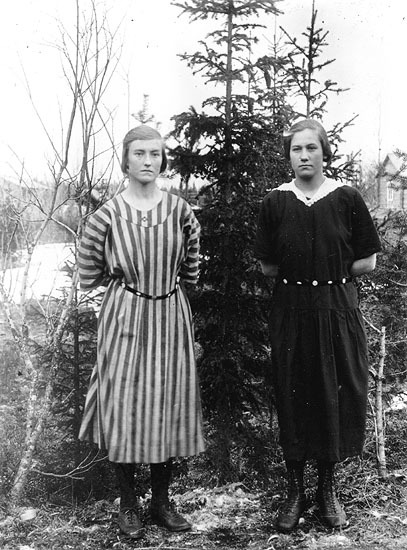 Systrarna Nora och Astrid Karlsson.
