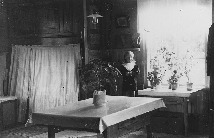Elsa Berg i sitt hem hos gästgivaren Gustav Jon...