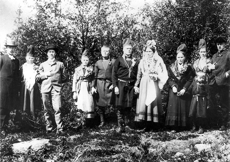 Bröllopsbild från 1904 då Olof Anton Teodor Bom...