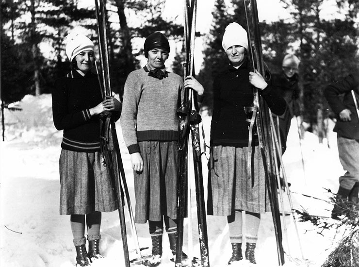 Från vänster: Gunborg Isaksson, Hilma Andersson...