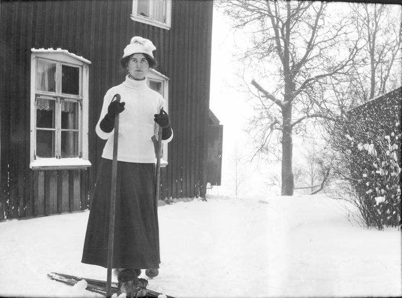 Maria Stenberg på skidor, Rölanda, 1908.