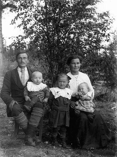 Familjen Ludvig Harr och Frida Harr, Storbränna...