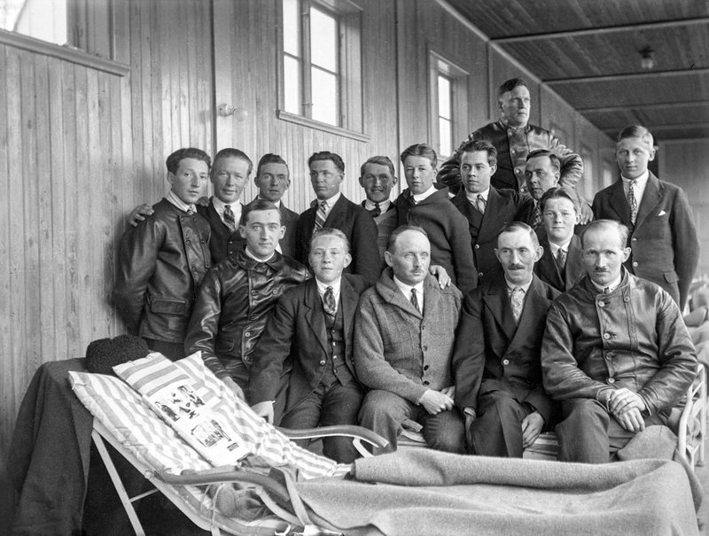 Hällnäs sanatorium år 1928. Helmer Persson läng...