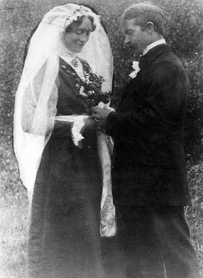 Sara och Yngve Forsvalls bröllopsbild.
