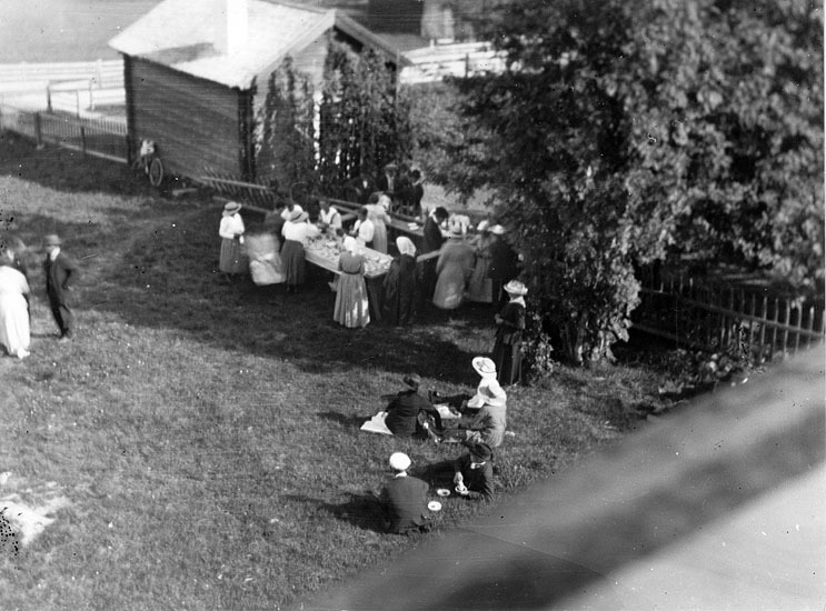 Kaffeservering vid skolan, 1920-08-24.