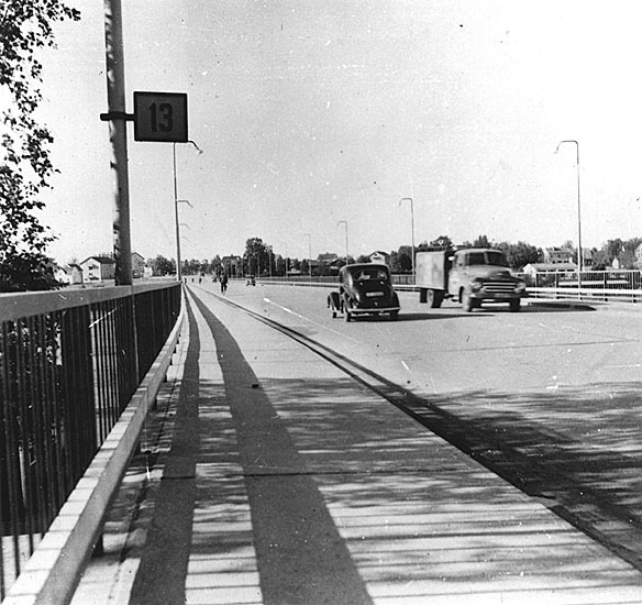 Nya Tegsbron, Riks 13, augusti 1954.
