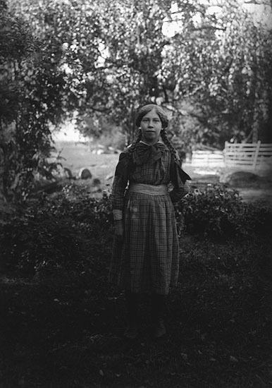 Iris Israelsson från Balsjö, född 1903, dog 197...