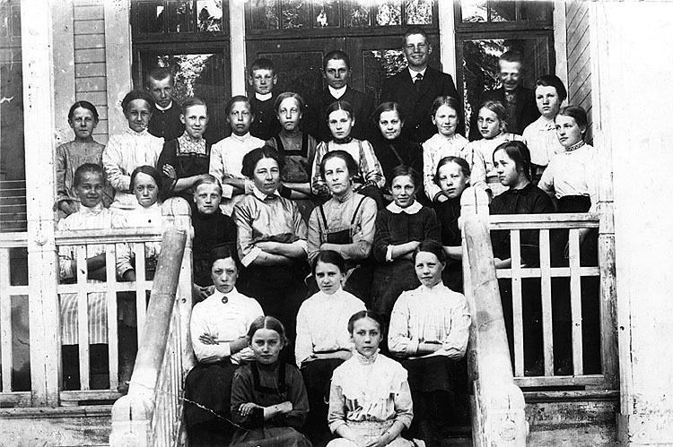 Skolklass i Sikeå folkskola omkring år 1915.
